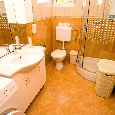 Iva Luca Lägenhet Radosinovac